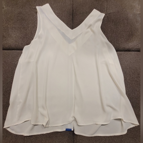 MBLM sleeveless blouse in plus size 2 - Picture 2 of 5